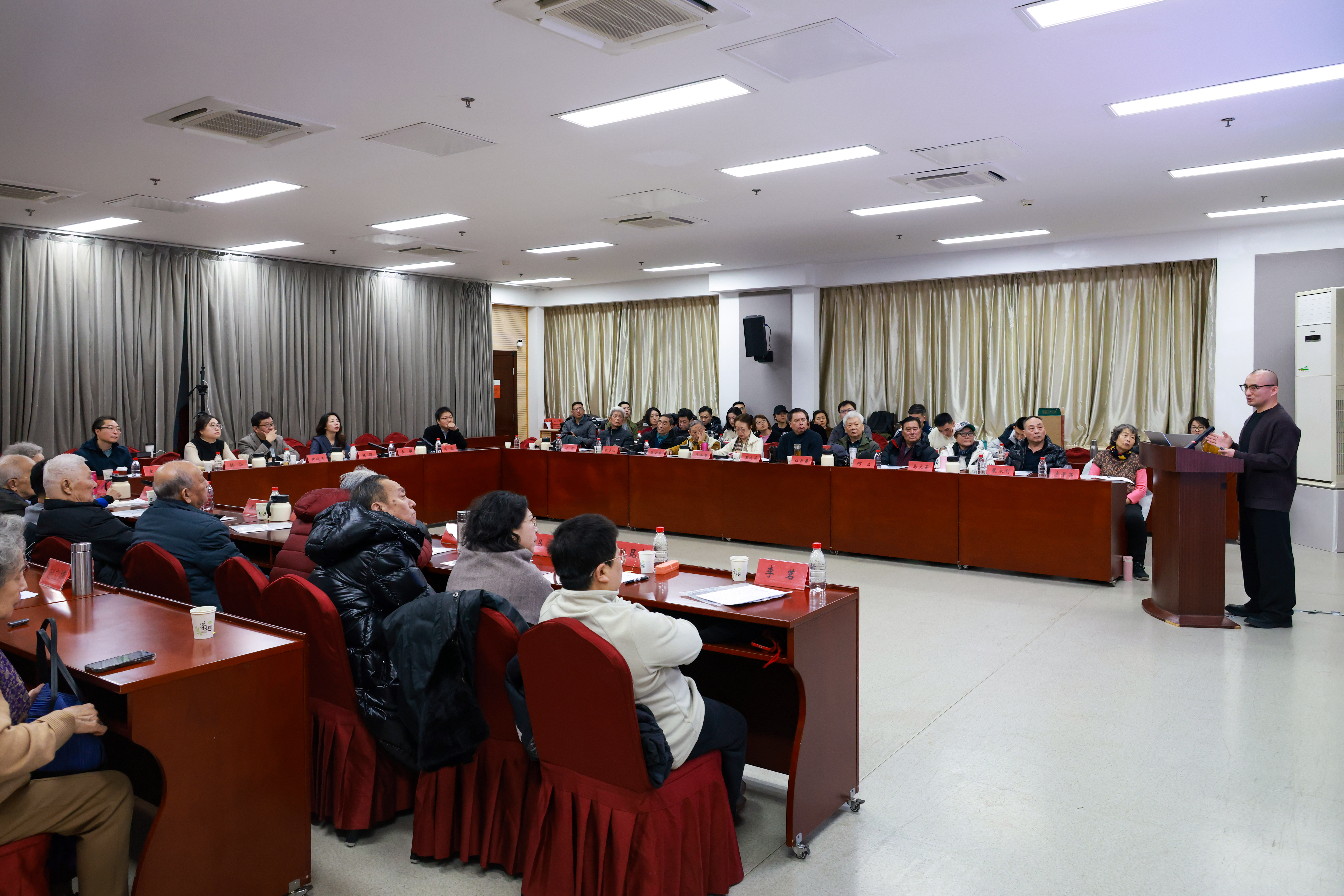 20260117研讨会 朱宏02.JPG