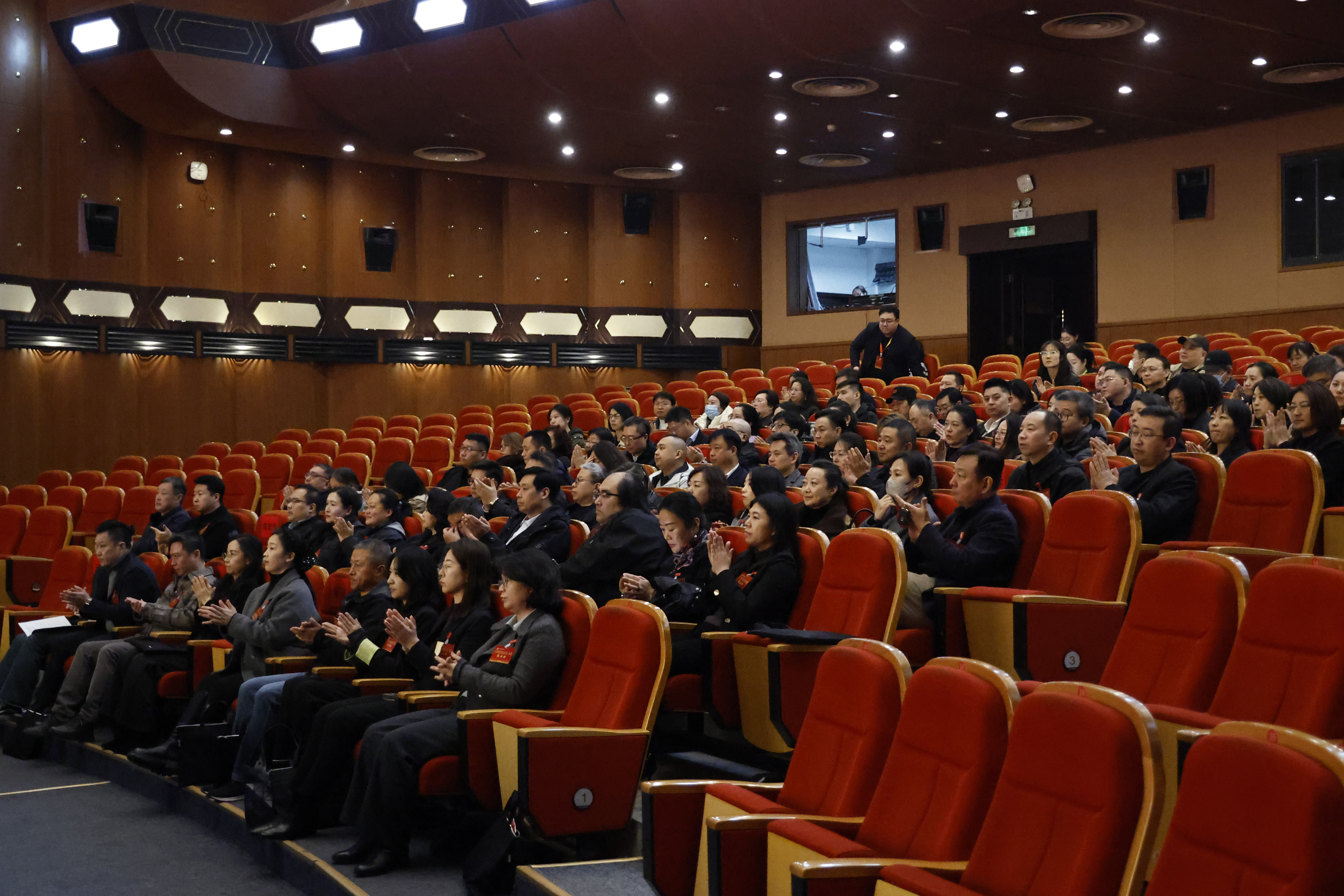 20260324 第六届教工代表大会第三次会议 附中 摄影王奥泽 选片047.JPG